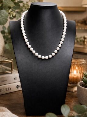 14K GOLD Vintage Hand-Knotted Freshwater Cultured Pearl Necklace